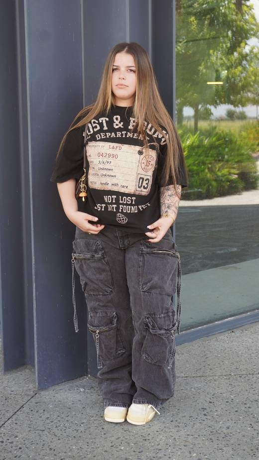 Full look, black column